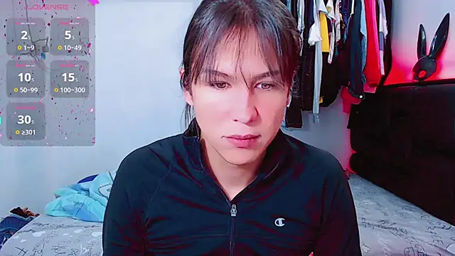 Snapshot of Azley_sweet chatting on 06-19-26, 01:39 Azley sweet online show from 06-19-26, 01:39