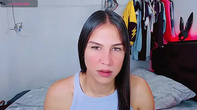 Snapshot of Azley_sweet chatting on 06-21-26, 03:18 Azley sweet online show from 06-21-26, 03:18