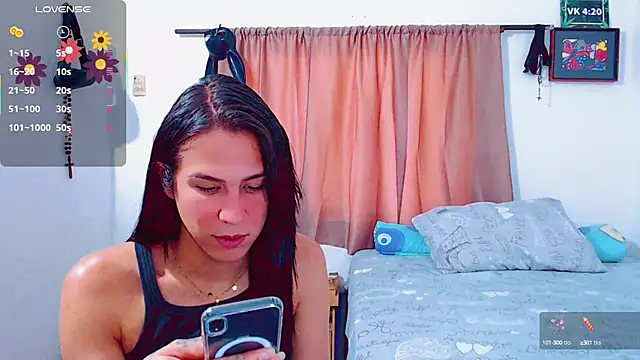 Snapshot of Azley_sweet chatting on 02-08-25, 07:59 Azley sweet online show from 02-08-25, 07:59