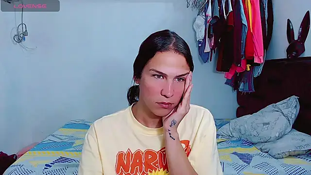 Snapshot of Azley_sweet chatting on 05-22-26, 09:35 Azley sweet online show from 05-22-26, 09:35