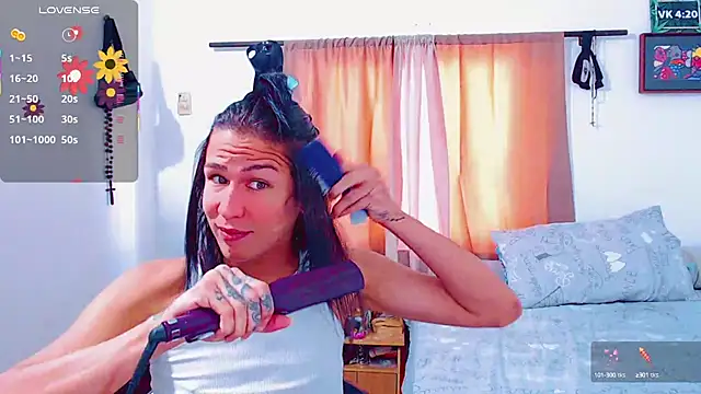 Snapshot of Azley_sweet chatting on 02-07-25, 01:43 Azley sweet online show from 02-07-25, 01:43