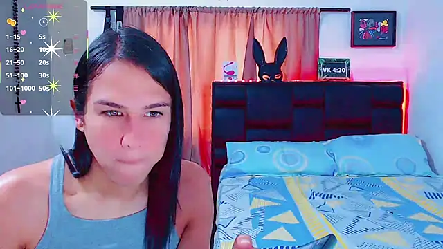 Snapshot of Azley_sweet chatting on 03-19-25, 01:51 Azley sweet online show from 03-19-25, 01:51