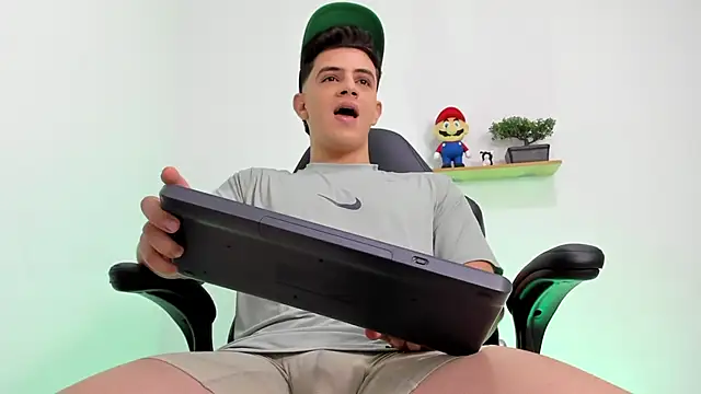 Mikecooper online show from 01-12-26, 06:20