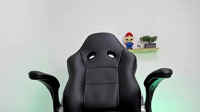 Snapshot of Mikecooper chatting on 02-03-26, 06:40 Mikecooper online show from 02-03-26, 06:40