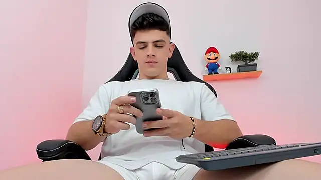 Snapshot of Mikecooper chatting on 02-21-26, 12:23 Mikecooper online show from 02-21-26, 12:23