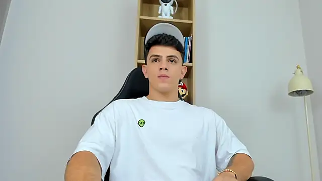 Mikecooper online show from 04-17-26, 05:32