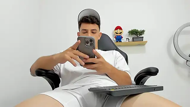 Mikecooper online show from 10-09-25, 05:08