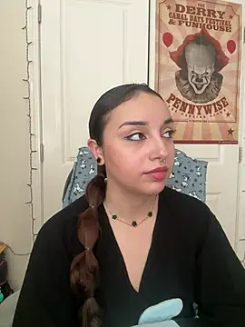 CharmingMaddie online show from 02-10-26, 05:12