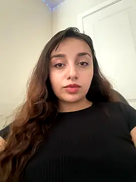 Snapshot of CharmingMaddie chatting on 10-11-25, 04:19 CharmingMaddie online show from 10-11-25, 04:19