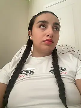 Snapshot of CharmingMaddie chatting on 09-23-25, 02:46 CharmingMaddie online show from 09-23-25, 02:46