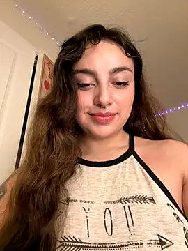 Snapshot of CharmingMaddie chatting on 09-13-25, 09:09 CharmingMaddie online show from 09-13-25, 09:09
