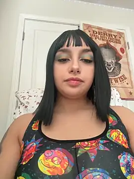 Snapshot of CharmingMaddie chatting on 09-18-25, 04:32 CharmingMaddie online show from 09-18-25, 04:32