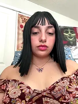 Snapshot of CharmingMaddie chatting on 10-08-25, 03:24 CharmingMaddie online show from 10-08-25, 03:24