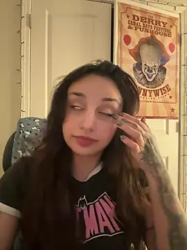 CharmingMaddie online show from 03-22-26, 04:16