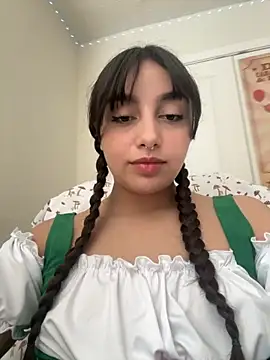 Snapshot of CharmingMaddie chatting on 09-20-25, 03:06 CharmingMaddie online show from 09-20-25, 03:06