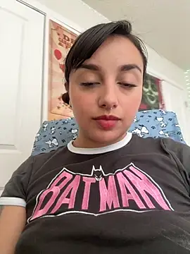 Snapshot of CharmingMaddie chatting on 10-07-25, 03:35 CharmingMaddie online show from 10-07-25, 03:35