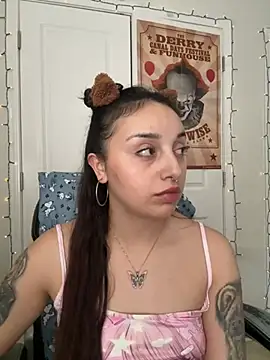 CharmingMaddie online show from 04-18-26, 07:07