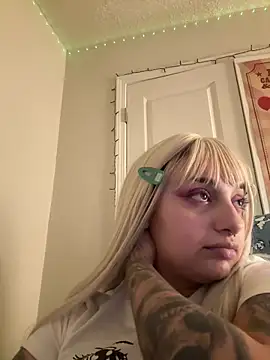 CharmingMaddie online show from 04-15-26, 05:35