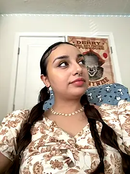 CharmingMaddie online show from 11-28-25, 06:30