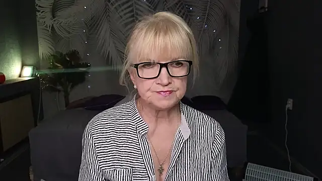 Sabina Ros online show from 12-15-25, 06:30