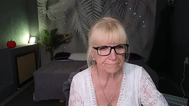 Sabina Ros online show from 10-18-25, 07:21