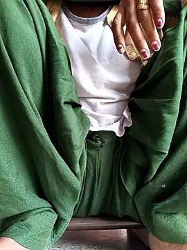 Love-pari077 online show from 12-15-25, 01:55