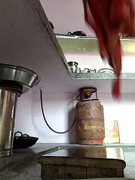 Love-pari077 online show from 11-08-25, 02:37