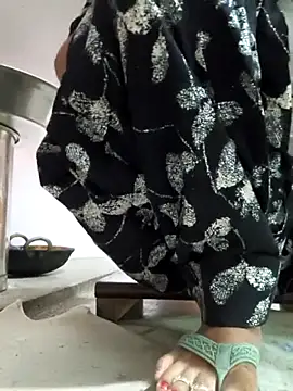 Love-pari077 online show from 11-07-25, 01:10