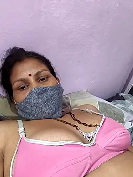 Love-pari077 online show from 10-18-25, 02:30