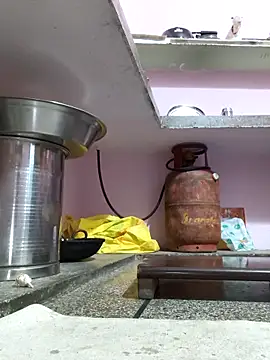 Love-pari077 online show from 10-29-25, 12:53