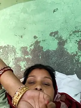 Love-pari077 online show from 11-03-25, 03:23