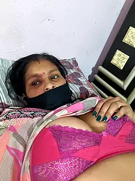 Snapshot of Love-pari077 chatting on 04-25-26, 04:48 Love-pari077 online show from 04-25-26, 04:48