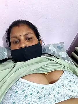 Love-pari077 online show from 04-08-26, 04:19