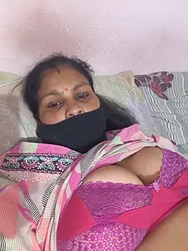 Snapshot of Love-pari077 chatting on 05-21-26, 05:27 Love-pari077 online show from 05-21-26, 05:27