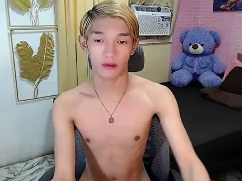 Snapshot of fuckerfriendsxx chatting on 05-17-26, 04:34 fuckerfriendsxx online show from 05-17-26, 04:34