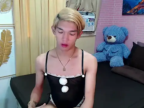Snapshot of fuckerfriendsxx chatting on 05-04-26, 10:45 fuckerfriendsxx online show from 05-04-26, 10:45