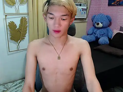 Snapshot of fuckerfriendsxx chatting on 05-18-26, 04:12 fuckerfriendsxx online show from 05-18-26, 04:12