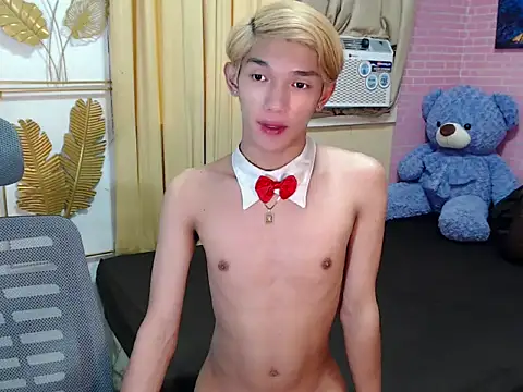 Snapshot of fuckerfriendsxx chatting on 04-28-26, 02:27 fuckerfriendsxx online show from 04-28-26, 02:27