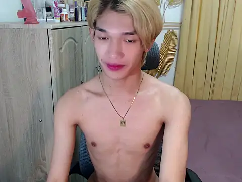 Snapshot of fuckerfriendsxx chatting on 06-16-26, 06:24 fuckerfriendsxx online show from 06-16-26, 06:24