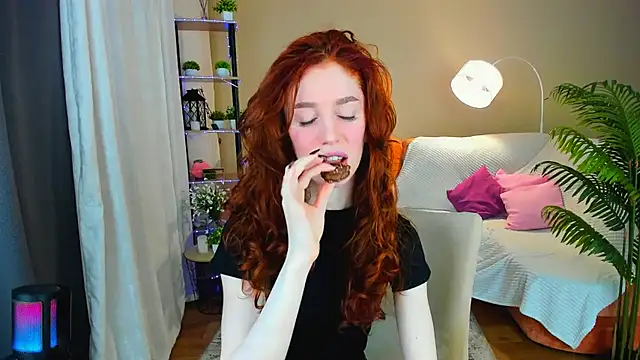 ChristinaConteeree online show from 11-25-25, 01:22