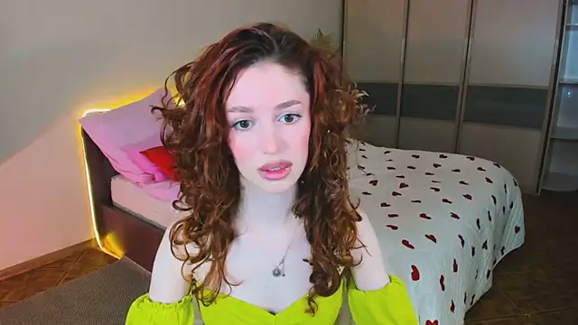 ChristinaConteeree online show from 04-10-26, 07:21