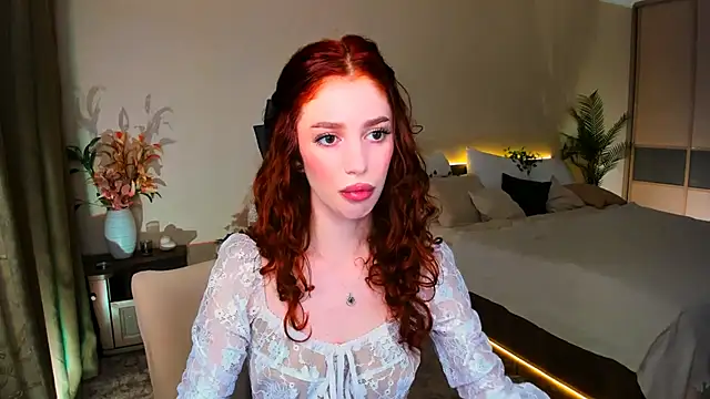 ChristinaConteeree online show from 10-22-25, 07:13