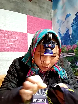 Snapshot of Love-Ly99 chatting on 02-21-26, 12:12 Love-Ly99 online show from 02-21-26, 12:12