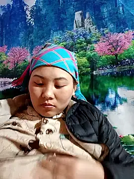 Snapshot of Love-Ly99 chatting on 02-19-26, 11:07 Love-Ly99 online show from 02-19-26, 11:07