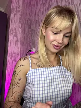 Snapshot of miss_veroNika chatting on 09-11-25, 03:28 miss veroNika online show from 09-11-25, 03:28