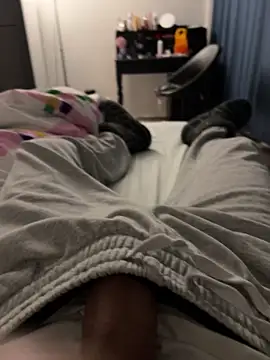 Frankieyyy1 online show from 12-04-25, 08:19