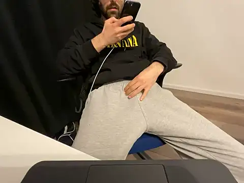 Frankieyyy1 online show from 04-29-26, 07:09