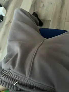 Frankieyyy1 online show from 03-22-26, 06:04