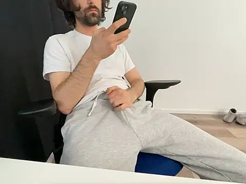 Frankieyyy1 online show from 05-15-26, 03:10