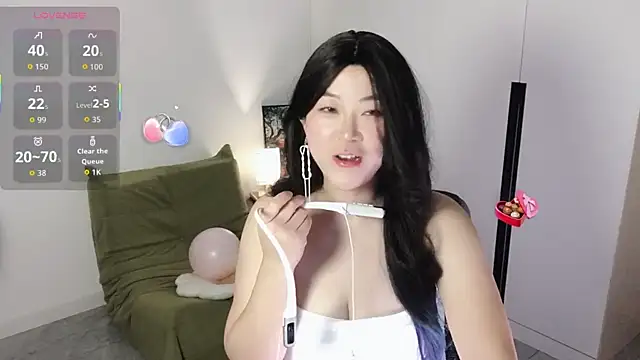 Snapshot of Emmaq996 chatting on 09-16-25, 03:29 Emmaq996 online show from 09-16-25, 03:29